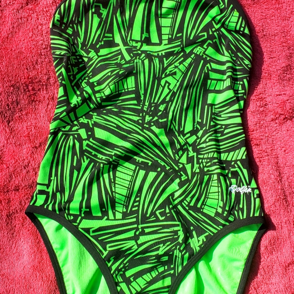 Reversible bathing suit